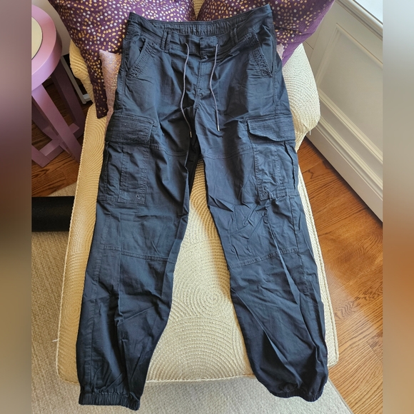American Eagle Black Cargo Pants - Size 16 Long - Picture 10 of 10